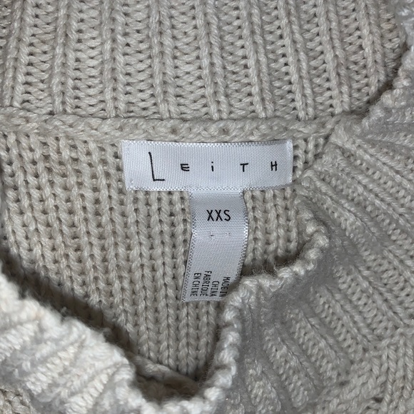 LEiTH Sweater - Picture 3 of 3